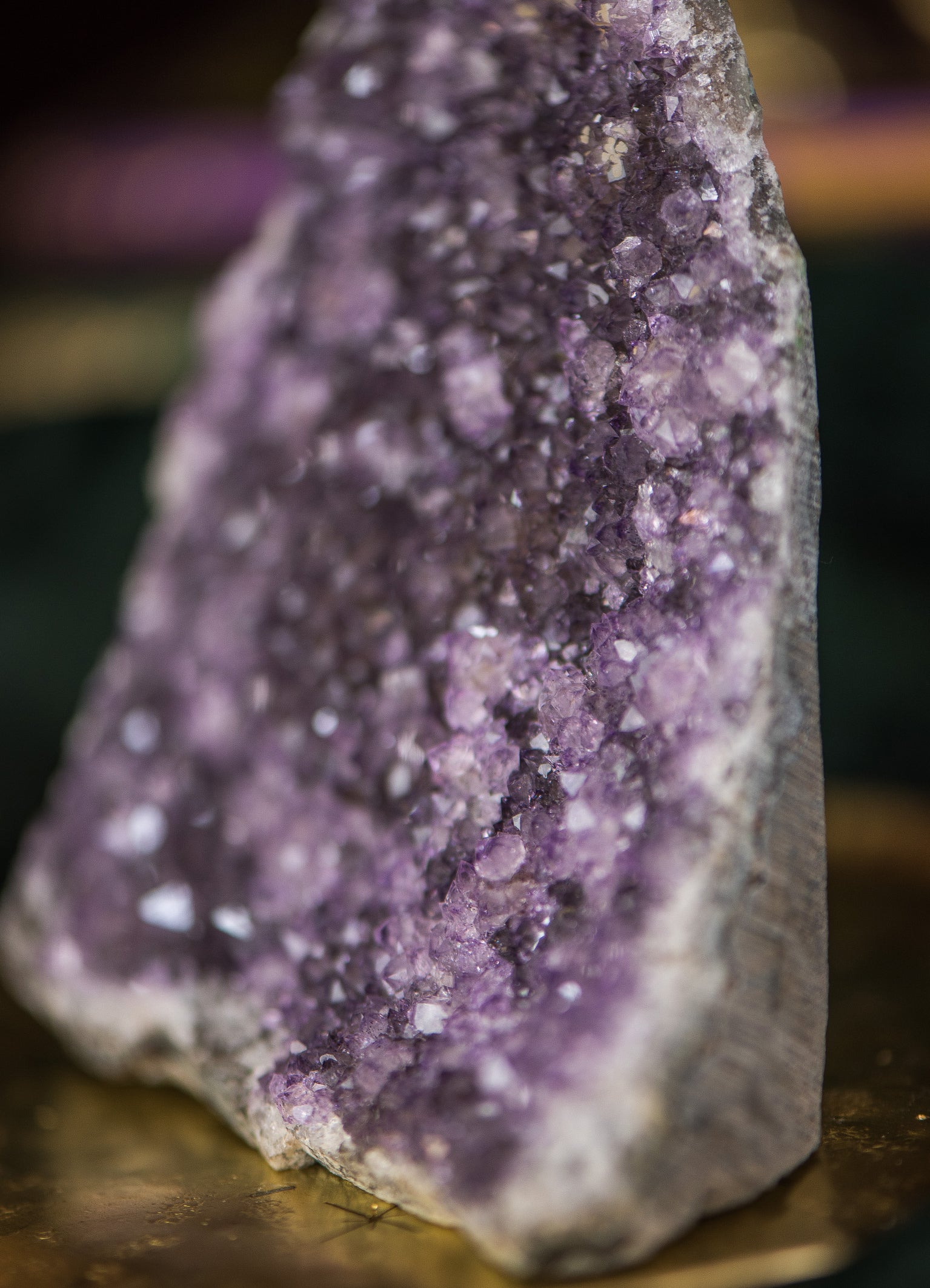 Amethyst-Druse ✧ Heilstein für Schutz, Schlaf & Seelenfrieden