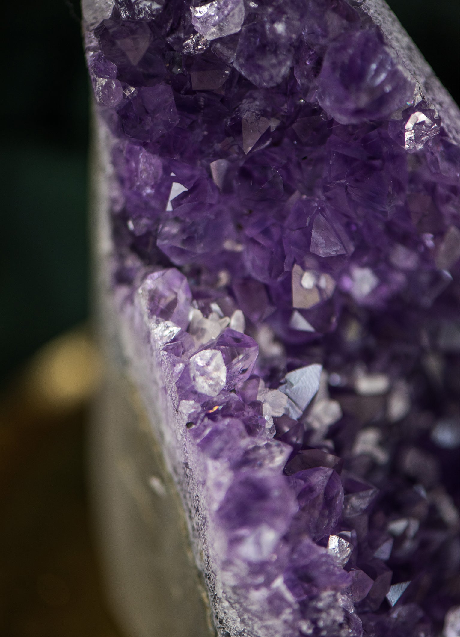 Amethyst-Druse ✧ Heilstein für Schutz, Schlaf & Seelenfrieden
