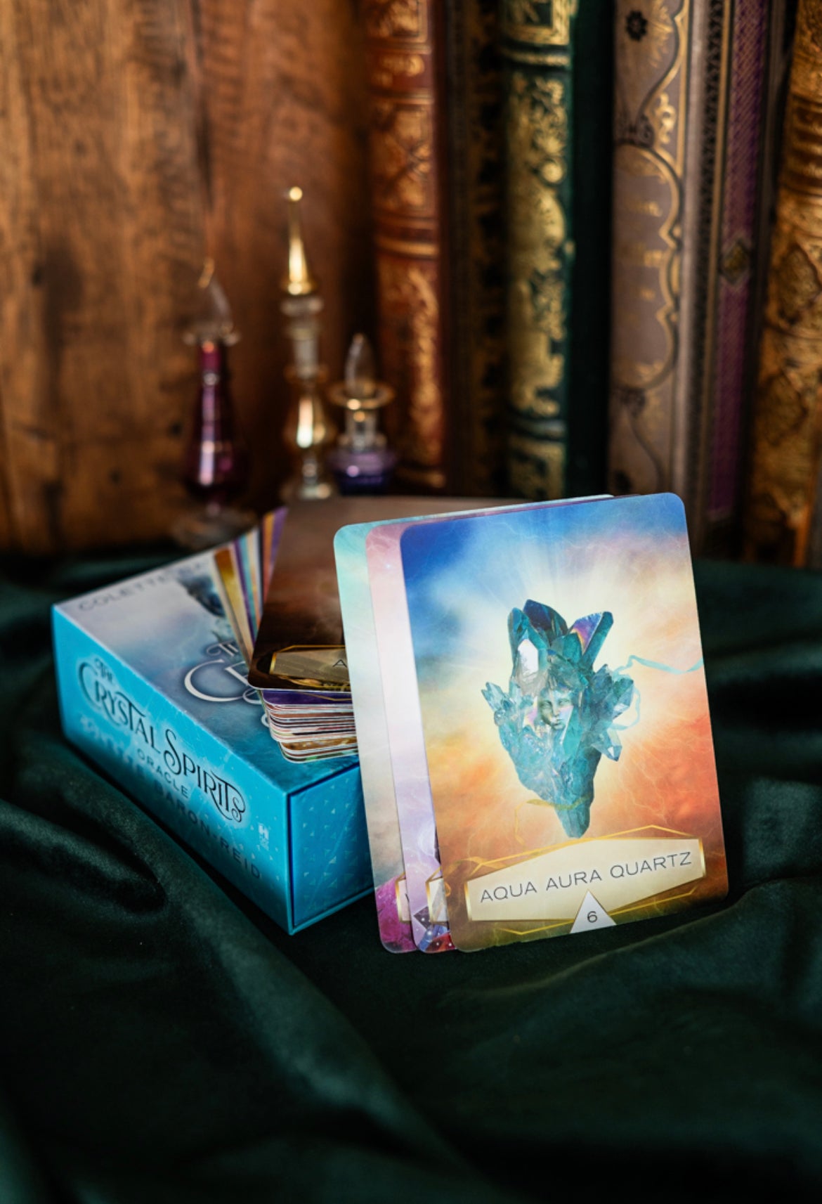 Kristall Geister Tarot Karten
• Edelstein Weisheit Tarot
• Kristallheilung Orakel Deck
• Mineral Magie Tarot
• Stein Energie Führung Karten
