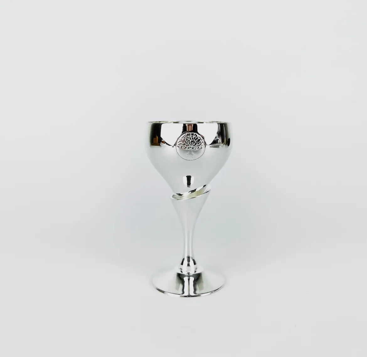 Versilberter kelch lebensbaum
• Silber lebensbaum kelch
• Heiliger ritualbecher
• Zeremonieller kelch
• Spirituelles altargefäß