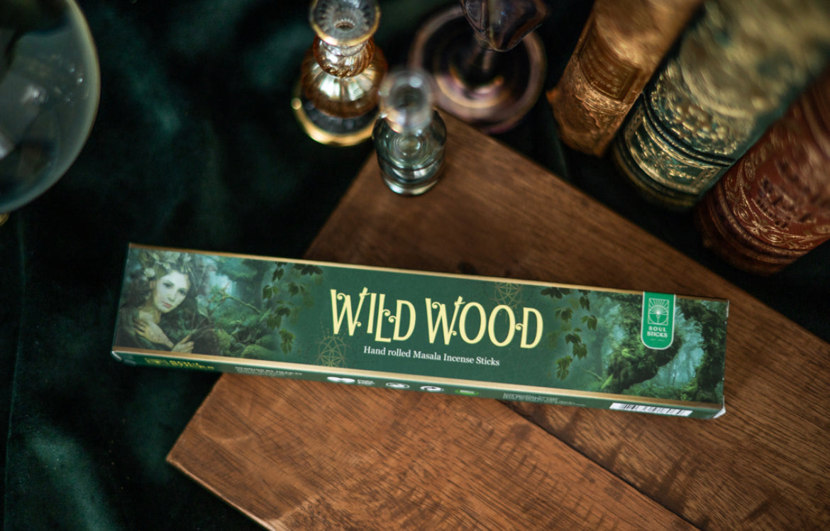 Wilder Wald Räucherstäbchen
• Waldmagie Räucherwerk
• Erdverbindung Duft
• Naturgeist Räucherwerk
• Waldland Ritual Räucherwerk