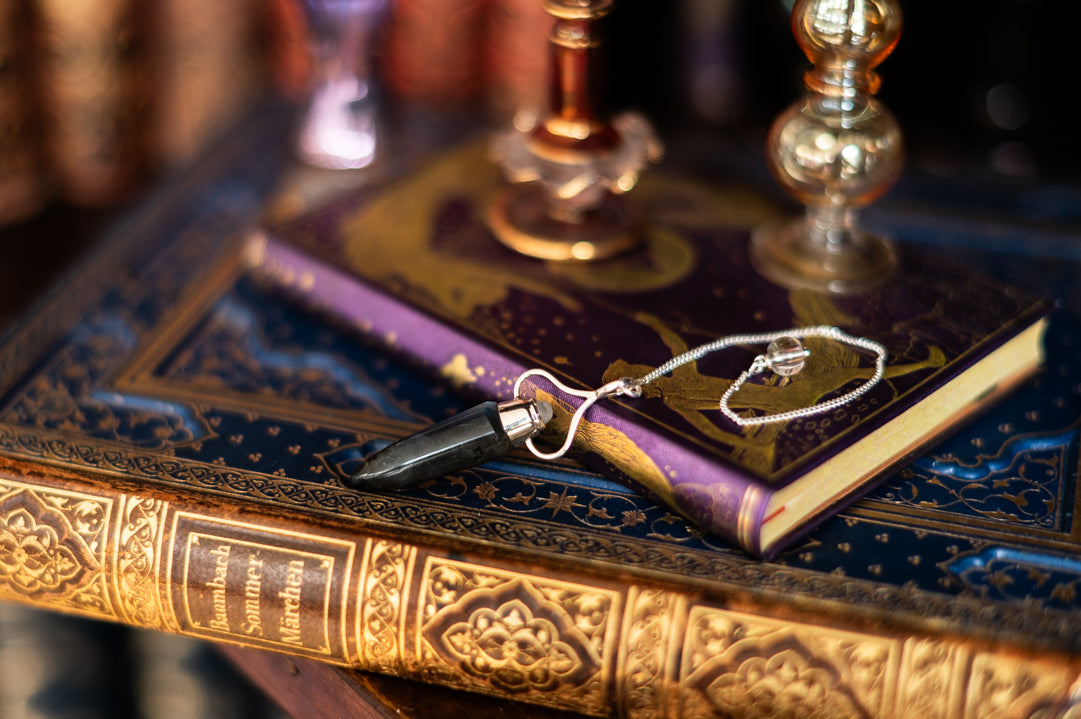 Labradorit Mondstein Pendel
• Psychische Fähigkeiten Pendel
• Magisches Wahrsagerwerkzeug
• Intuitive Verbesserungs Kristall
• Fortgeschrittenes spirituelles Pendel
