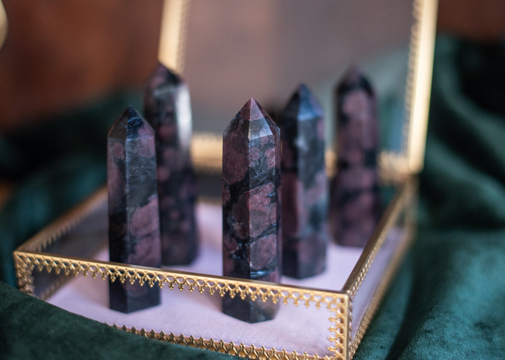 Granat Turm ✧ Energie & Leidenschaft