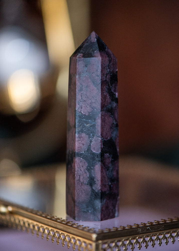 Granat Turm ✧ Energie & Leidenschaft