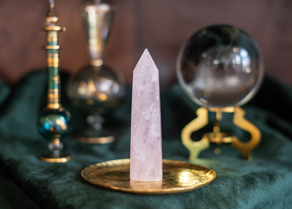 Rosenquarz Turm
• Herzchakra Heilstein
• Rosa Kristall für Liebe
• Selbstliebe-Stein
• Kristall für emotionale Heilung