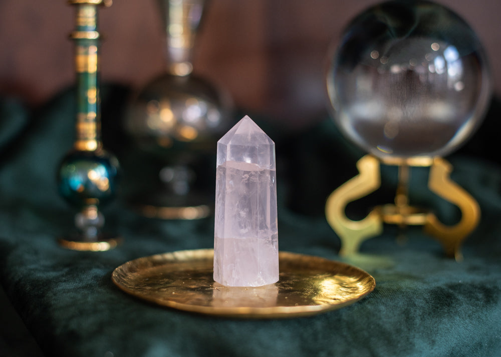 Rosenquarz Turm
• Herzchakra Heilstein
• Rosa Kristall für Liebe
• Selbstliebe-Stein
• Kristall für emotionale Heilung