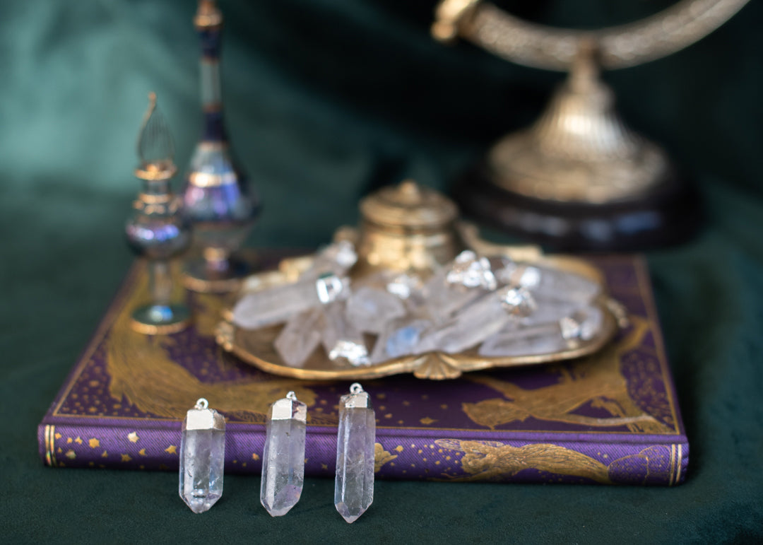Bergkristall anhänger pendant
• Bergkristall kristall anhänger
• Meisterheiler schmuck
• Energie schutz halskette
• Verstärkender kristall anhänger