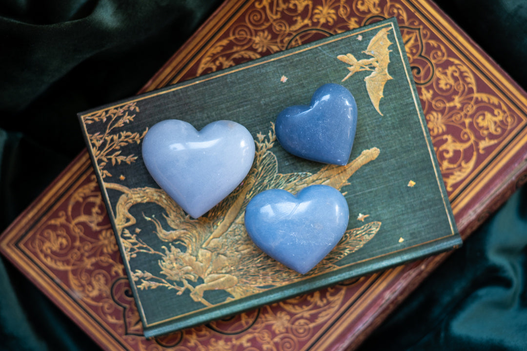 Angelit Herz Kristall
• Engel-Verbindungsstein
• Blauer herzförmiger Kristall
• Spiritueller Führungsstein
• Göttliche Liebe Heilkristall