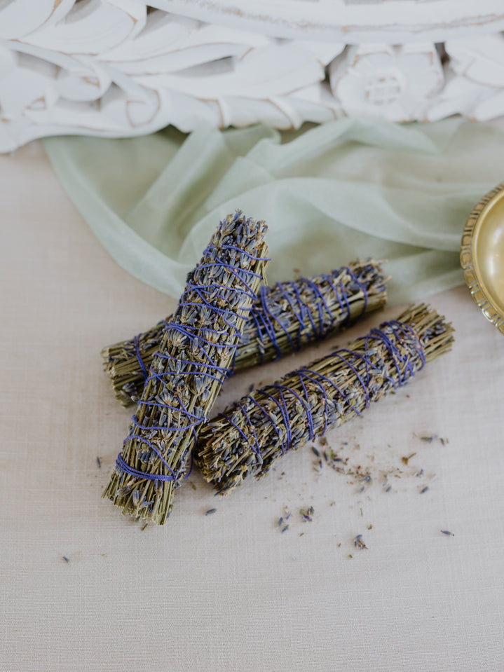 Lavendel Räucherbündel ✧ Für Ruhe & friedvollen Schlaf