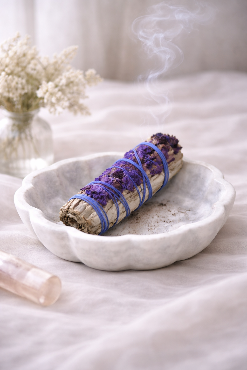 Weißer Salbei & Blauer Sinuata Räucherbündel