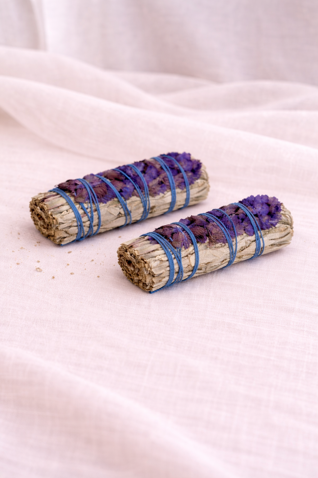 Weißer Salbei & Blauer Sinuata Räucherbündel