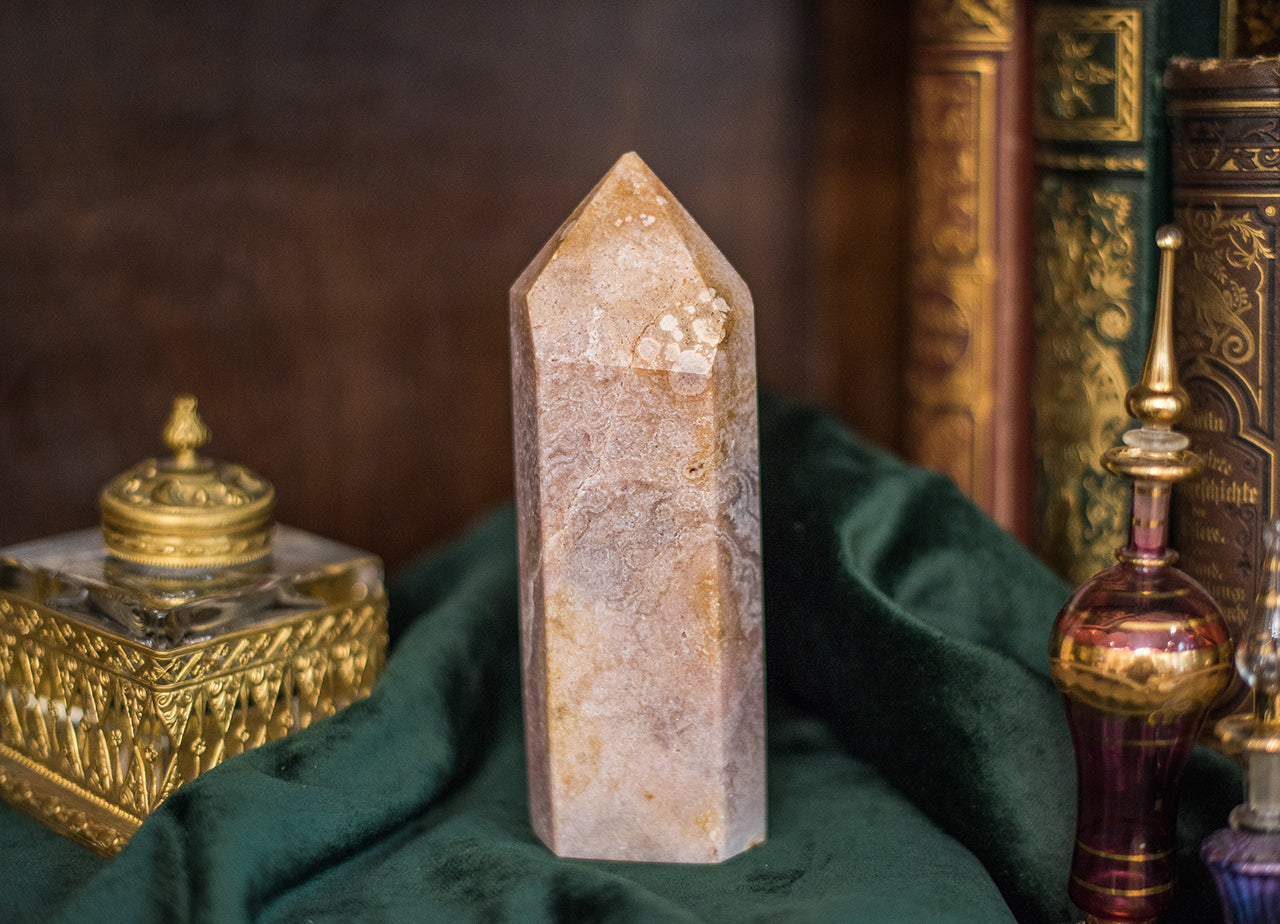 Pink Amethyst Turm – Sanfte Klarheit