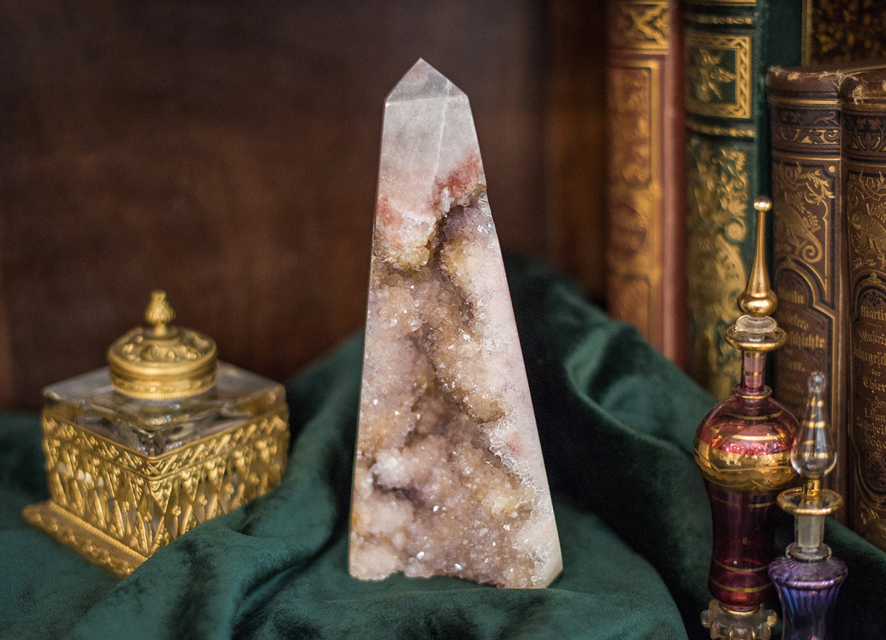 Pink Amethyst Turm – Sanfte Klarheit